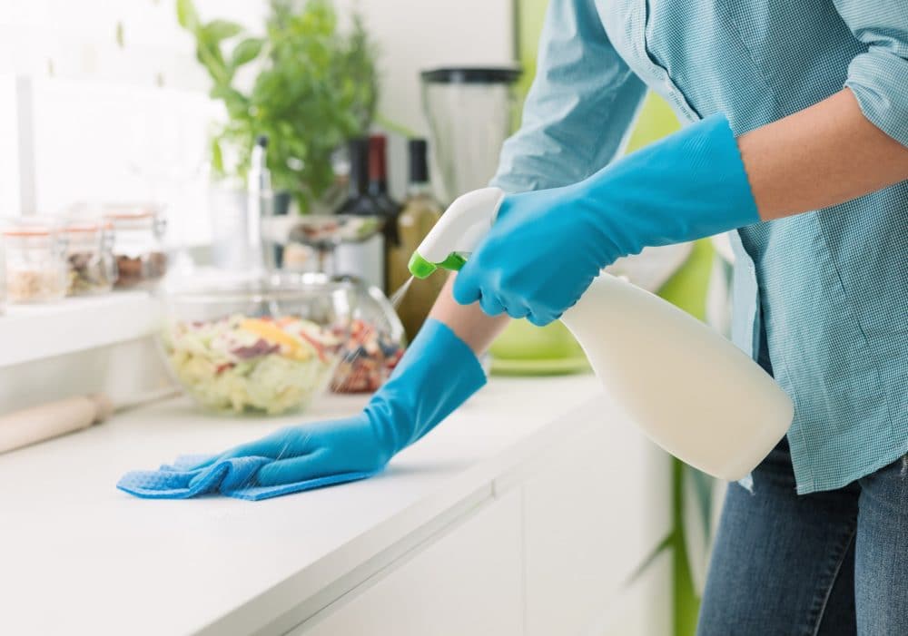 Ménage désinfection produit